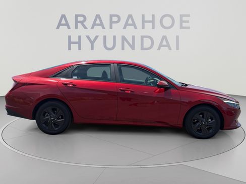 Used 2023 Hyundai Elantra SEL w/ Preferred Accessory Package FWD image 6
