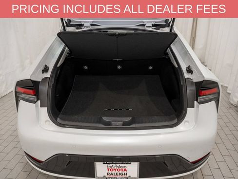 Used 2024 Toyota Prius XLE AWD/4WD image 5