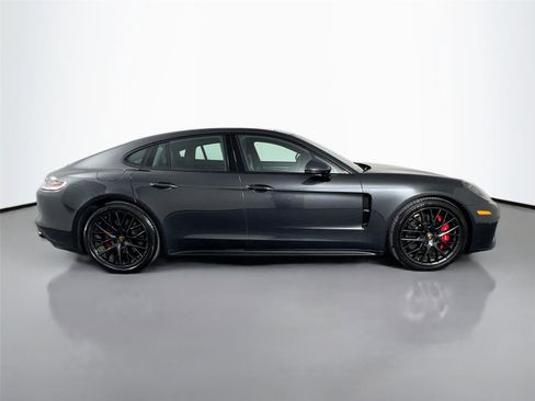 Used 2022 Porsche Panamera GTS image 7