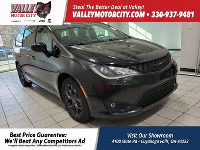 Used 2019 Chrysler Pacifica Touring-L w/ S Appearance Package