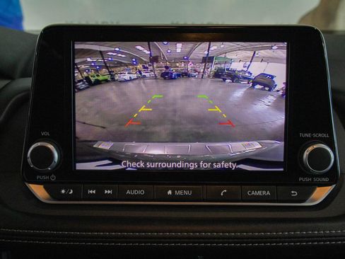 Used 2024 Nissan Rogue SV FWD image 6