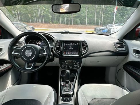 Used 2019 Jeep Compass Limited FWD image 3