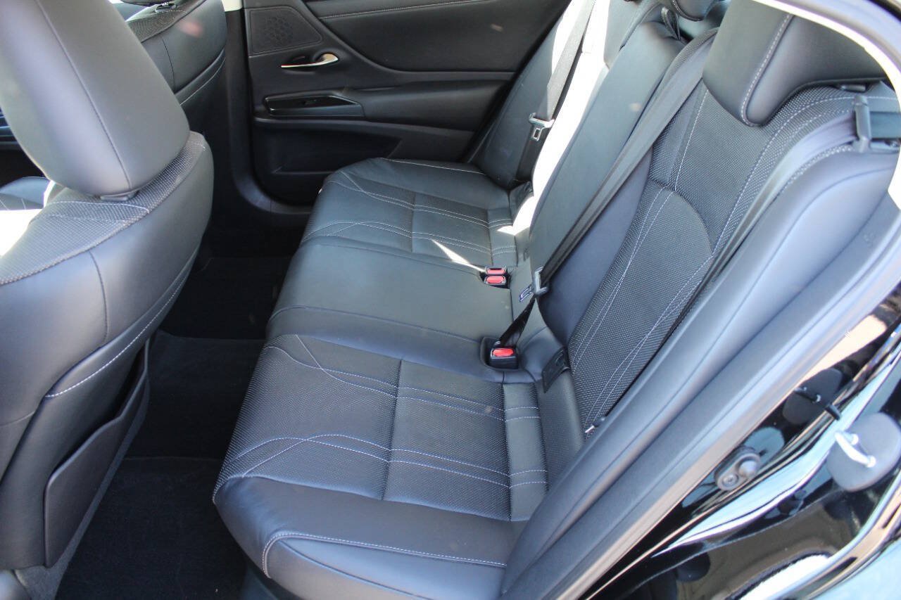 Used 2020 Lexus ES 300h w/ Accessory Package 2 FWD image 22