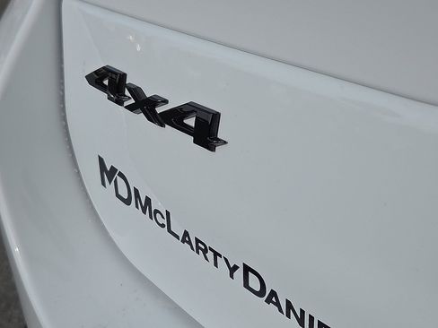 New 2025 Jeep Grand Cherokee L Altitude image 8