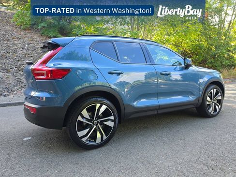 Used 2024 Volvo XC40 B5 Ultimate w/ Protection Package Premier AWD/4WD image 4