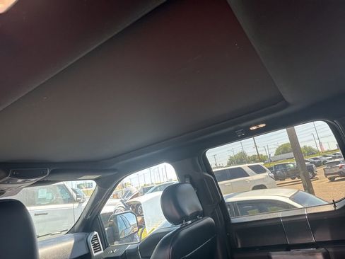 Used 2019 Ford F150 Lariat image 37