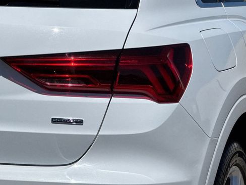 Used 2022 Audi Q3 2.0T Premium Plus w/ Premium Plus Package AWD/4WD image 35