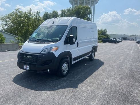 Used 2025 RAM ProMaster 2500 w/ Convenience Group image 1