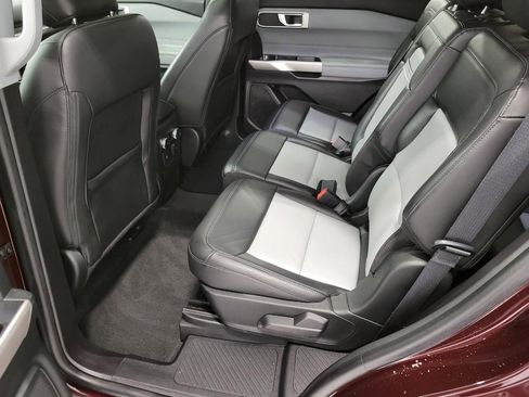 Used 2022 Ford Explorer XLT w/ Equipment Group 202A image 21