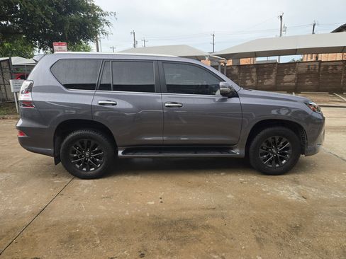 Used 2021 Lexus GX 460 Premium w/ Premium Package AWD/4WD image 2