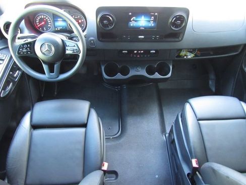 Used 2022 Mercedes-Benz Sprinter 2500 image 31
