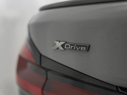 Used 2021 BMW M550i xDrive w/ Premium Package image 11