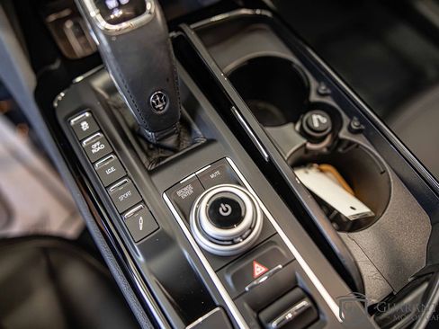 Used 2022 Maserati Levante GT image 33