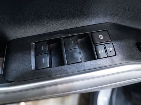 Certified 2025 Toyota Highlander XLE image 16