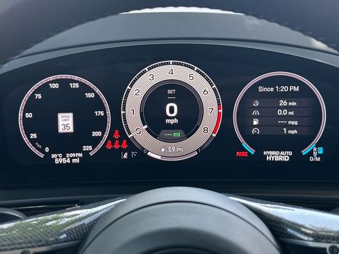 Certified 2025 Porsche Cayenne Turbo AWD/4WD image 30