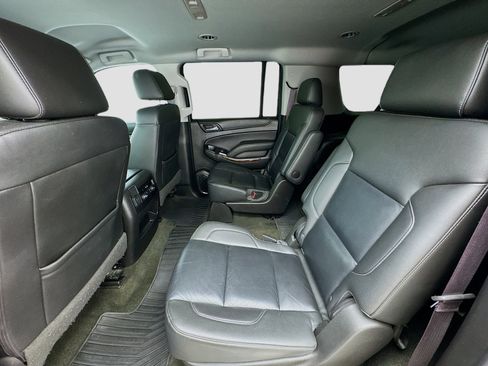Used 2017 Chevrolet Suburban LT w/ Luxury Package image 15