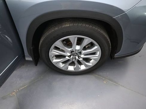 Used 2023 Toyota Highlander Limited AWD/4WD image 37
