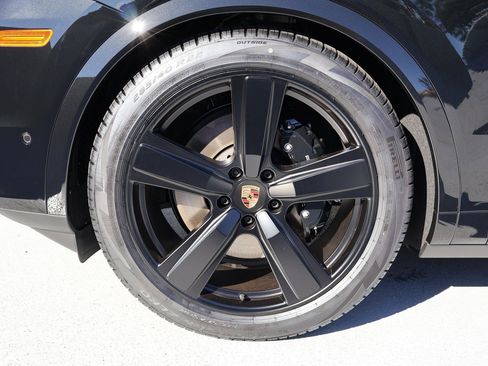 New 2026 Porsche Cayenne Coupe image 28