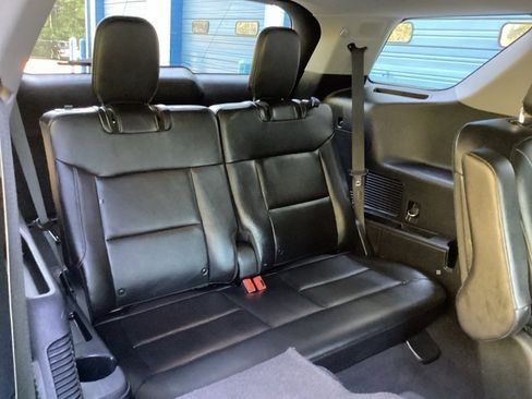 Used 2022 Ford Explorer Limited w/ Equipment Group 301A image 44