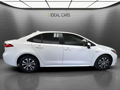 Used 2020 Toyota Corolla LE w/ Carpet Mat Package (TMS) FWD image 4