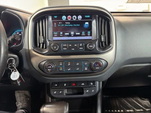 Used 2017 Chevrolet Colorado Z71 AWD/4WD image 14
