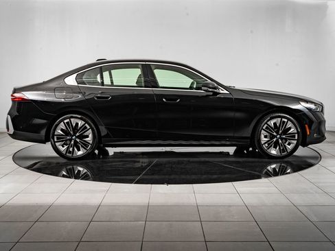 Certified 2025 BMW 530i xDrive image 11