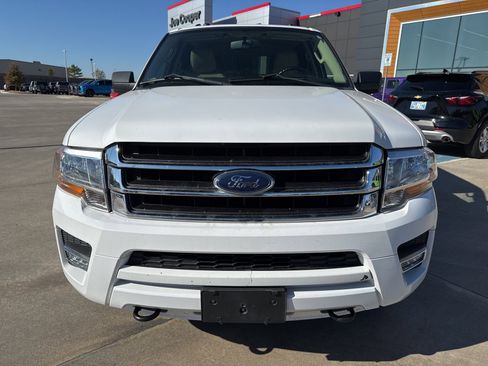 Used 2015 Ford Expedition XLT w/ Equipment Group 202A image 2
