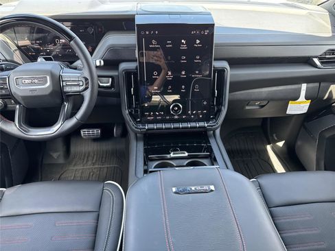 New 2026 GMC Yukon AT4 Ultimate w/ LPO, Floor Liner Package AWD/4WD image 37