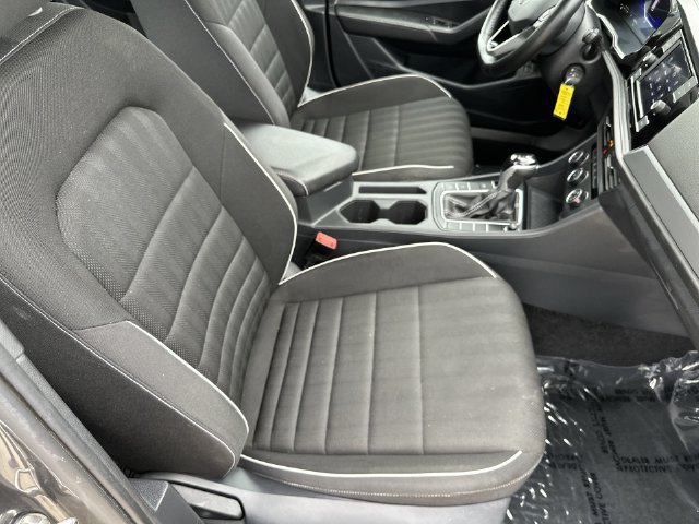 Used 2023 Volkswagen Jetta Sport FWD image 34