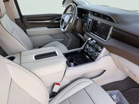 Used 2023 GMC Yukon XL Denali w/ Denali Reserve Package RWD image 33