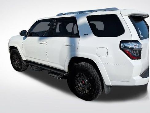 Used 2017 Toyota 4Runner SR5 Premium image 4
