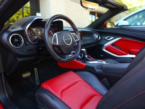 Used 2019 Chevrolet Camaro SS RWD image 7