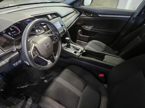 Used 2019 Honda Civic Sport image 2