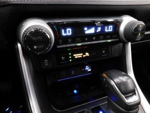 Used 2022 Toyota RAV4 Limited image 47