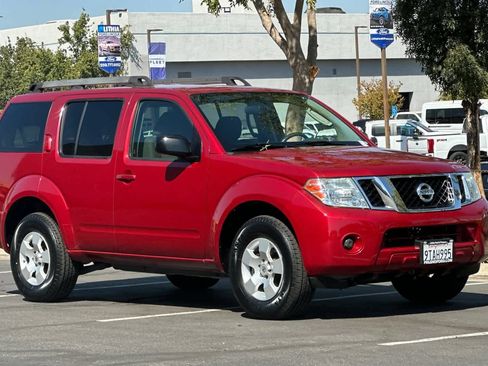 Used 2012 Nissan Pathfinder S RWD image 9