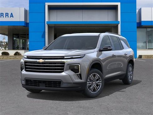New 2026 Chevrolet Traverse LT w/ Driver Confidence Package AWD/4WD image 6