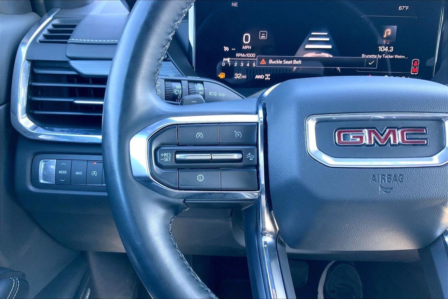 Used 2025 GMC Acadia Elevation AWD/4WD image 17