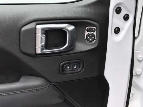 Used 2023 Jeep Wrangler Unlimited Sahara AWD/4WD image 12