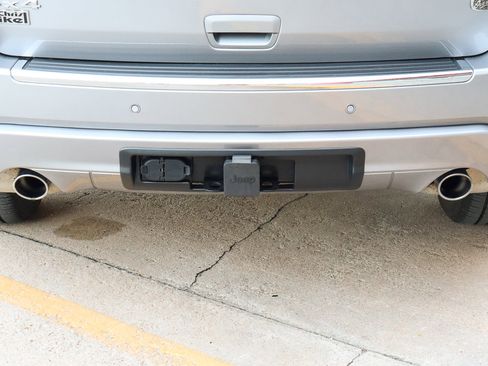 Used 2021 Jeep Grand Cherokee Overland image 14