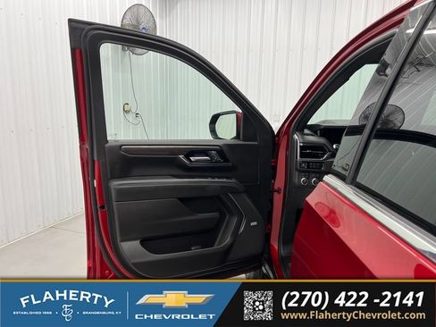 Used 2025 GMC Yukon Elevation w/ LPO, Floor Liner Package AWD/4WD image 8