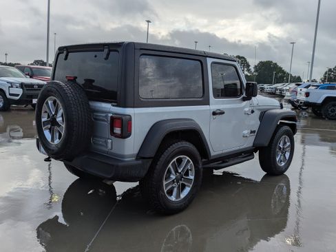 Used 2023 Jeep Wrangler Sport AWD/4WD image 5