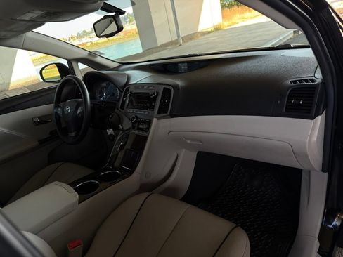 Used 2011 Toyota Venza AWD image 46