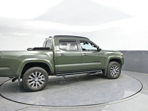 Used 2022 Toyota Tacoma Limited AWD/4WD image 2