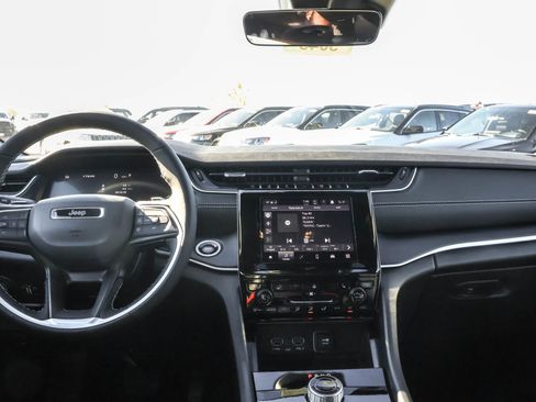 New 2025 Jeep Grand Cherokee L Altitude image 18