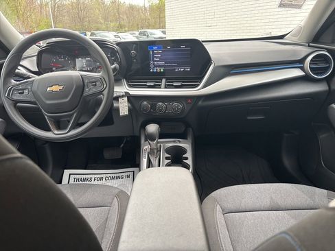 Used 2024 Chevrolet Trax LS FWD image 17