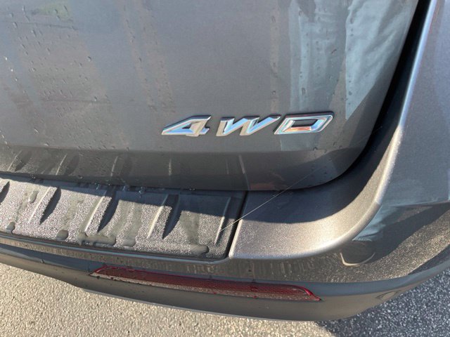 Used 2021 Ford Explorer XLT w/ Equipment Group 202A AWD/4WD image 5