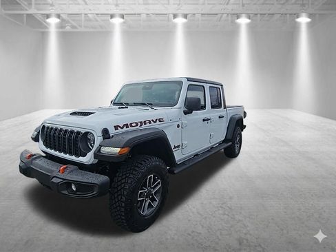 Used 2024 Jeep Gladiator Mojave w/ Safety Group image 4