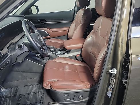 Used 2024 Kia Telluride SX w/ Towing Package FWD image 18
