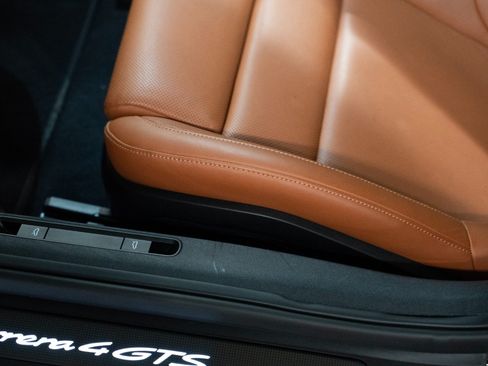 Certified 2025 Porsche 911 Carrera 4 GTS AWD/4WD image 13