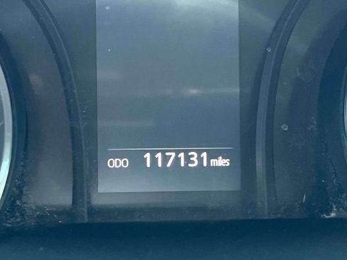 Used 2019 Toyota Camry SE FWD image 23